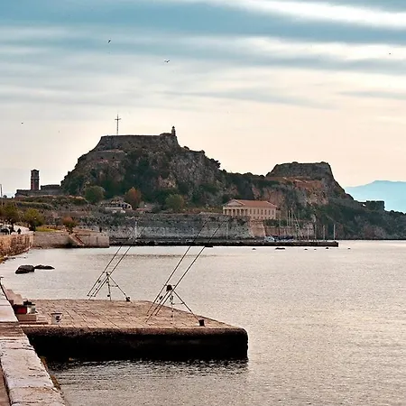 Skynest Corfu Airport Apartment *